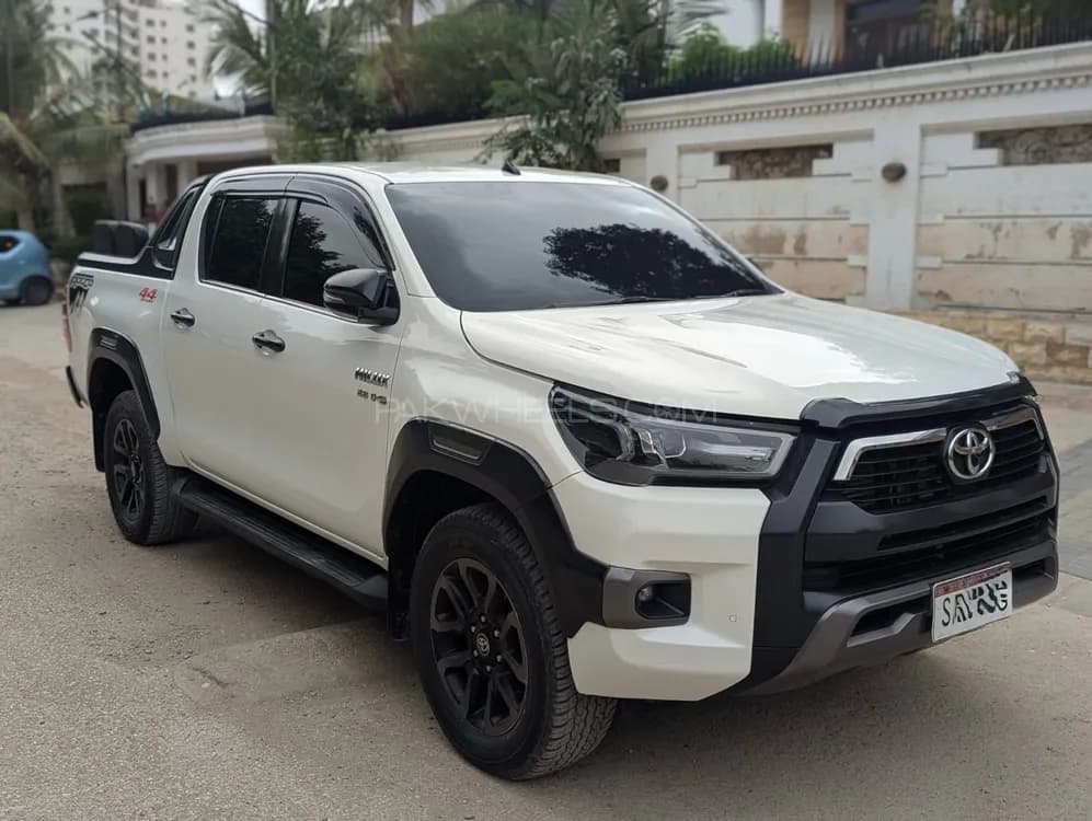 2023 Toyota Hilux Revo G